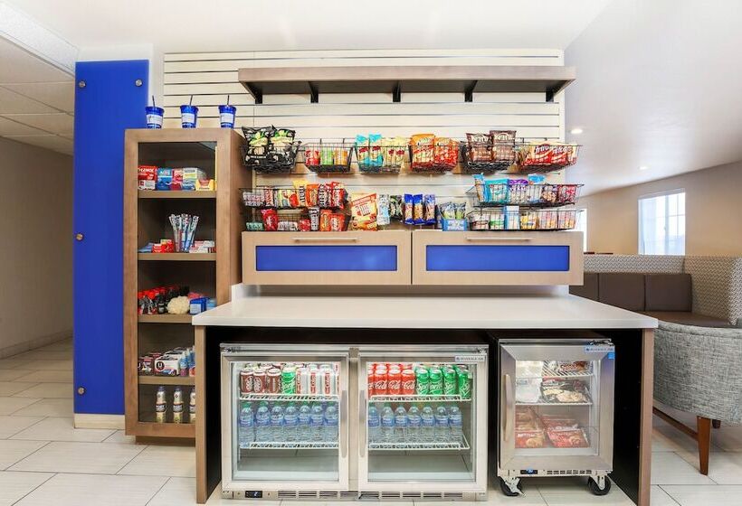 هتل Holiday Inn Express Lancaster, An Ihg