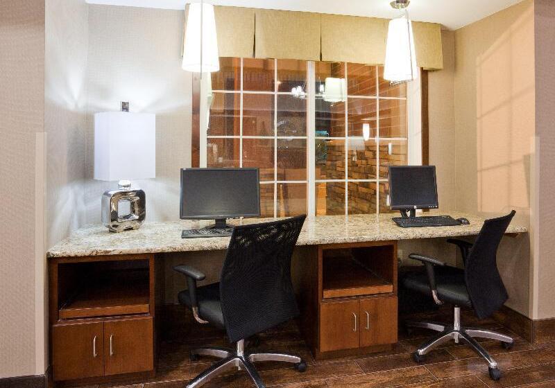 هتل Holiday Inn Express And Suites St. Cloud, An Ihg