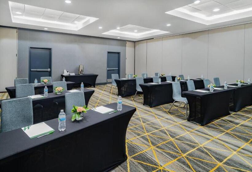 هتل Holiday Inn Southaven Central   Memphis, An Ihg