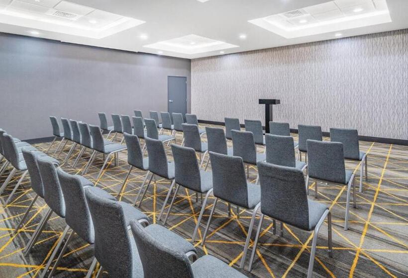 هتل Holiday Inn Southaven Central   Memphis, An Ihg