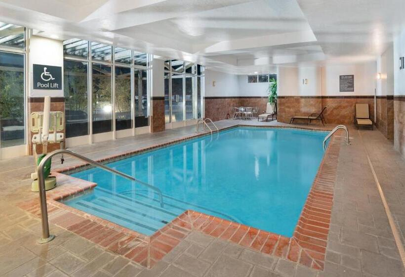 هتل Holiday Inn Southaven Central   Memphis, An Ihg