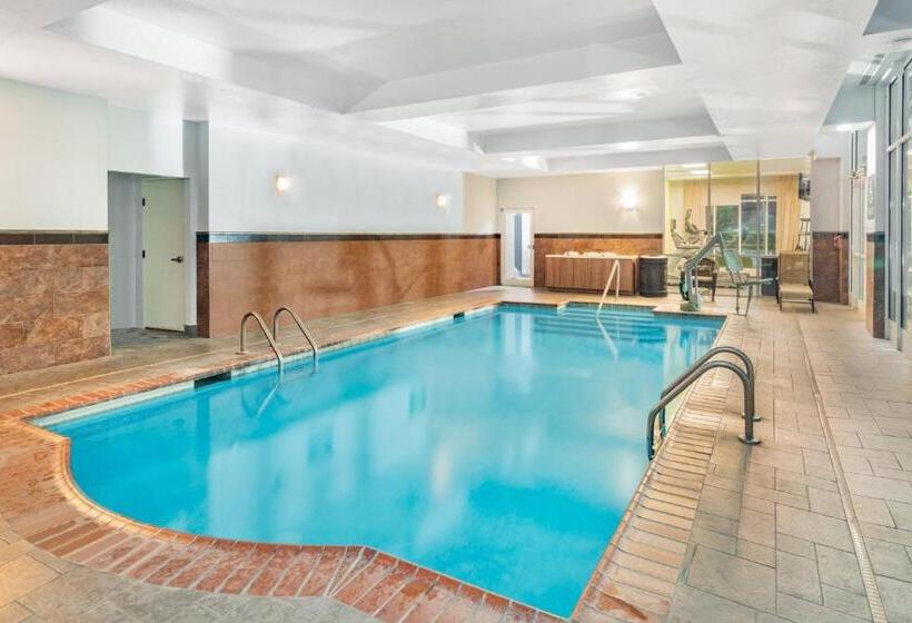 هتل Holiday Inn Southaven Central   Memphis, An Ihg