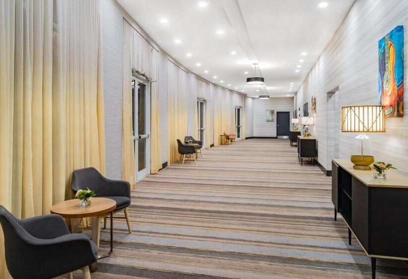 هتل Holiday Inn Southaven Central   Memphis, An Ihg