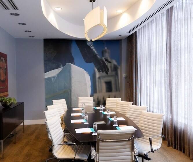 هتل Indigo Baton Rouge Downtown, An Ihg