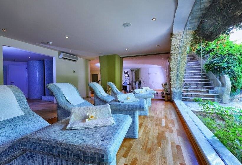 هتل Sitia Beach City Resort & Spa