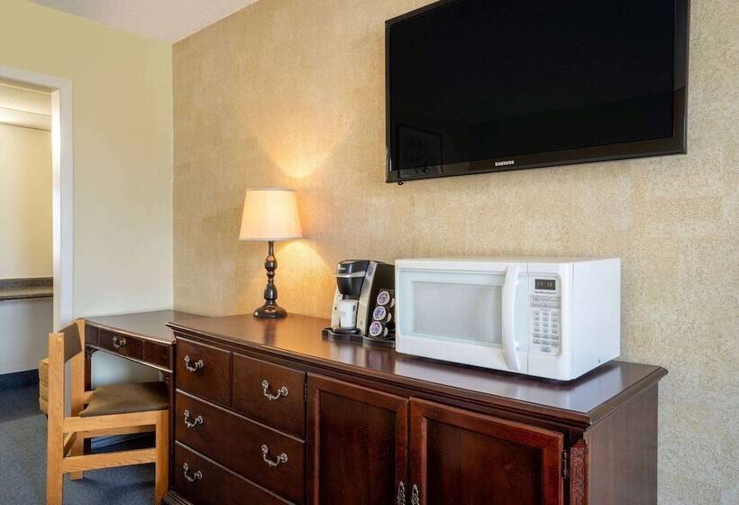هتل Thriftlodge By Wyndham Regina North