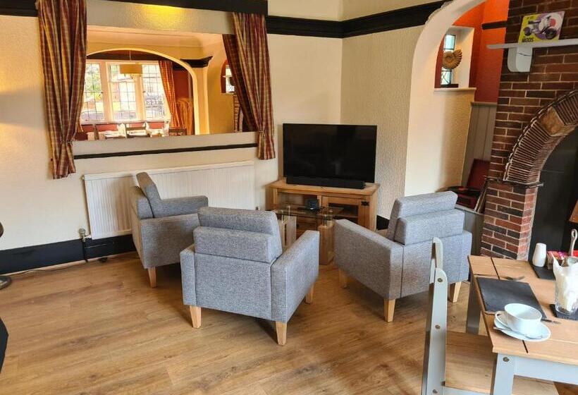 Fotos del hotel Tudor Lodge:  15