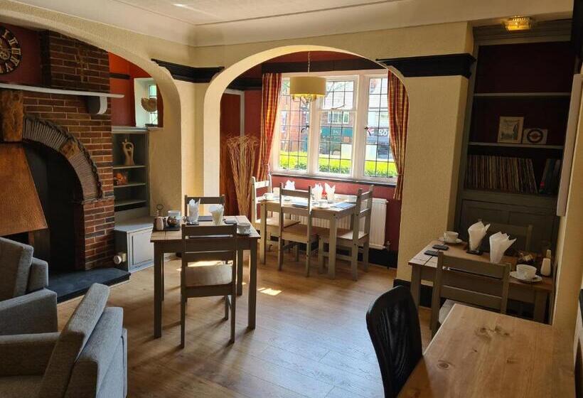 Fotos del hotel Tudor Lodge:  13