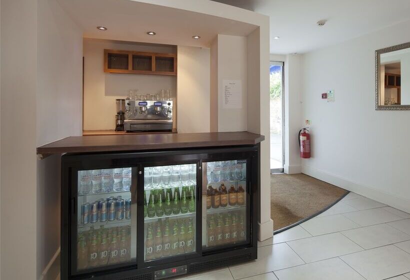 Fotos del hotel The New London Carlton Hotel & Service Apartments:  12