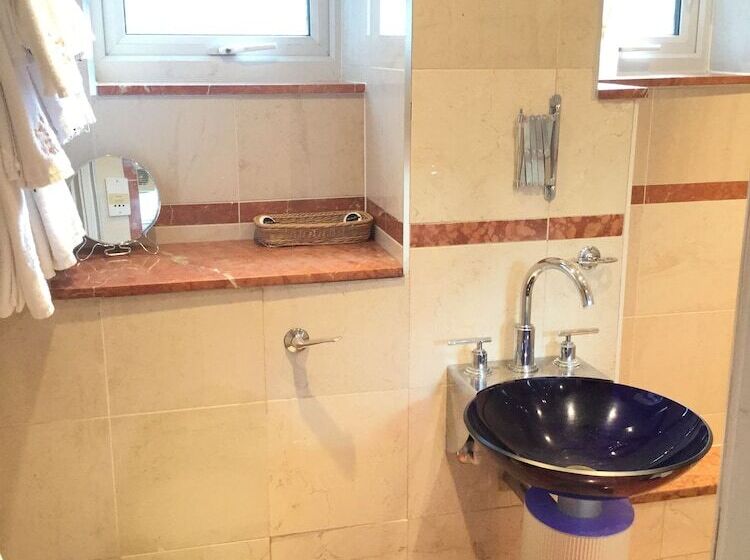 Fotos del hotel The New London Carlton Hotel & Service Apartments:  25