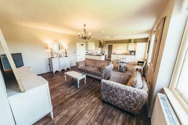 Birchover Bridgford Hall