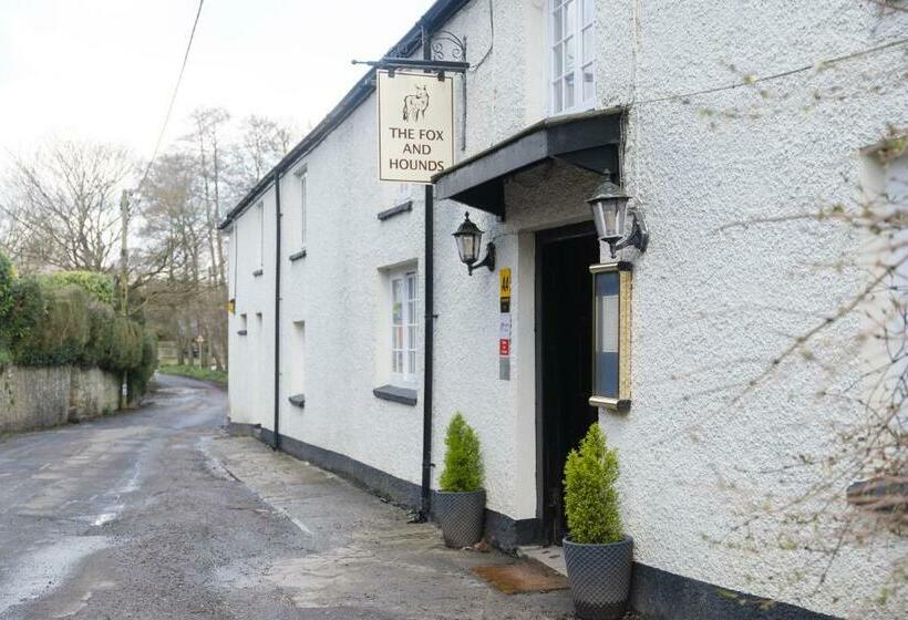 هاستل Fox And Hounds Llancarfan