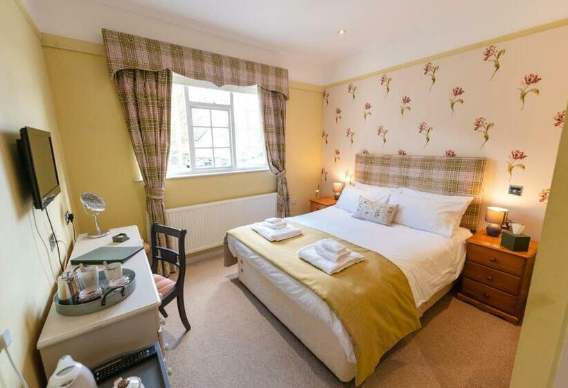 هاستل Fox And Hounds Llancarfan