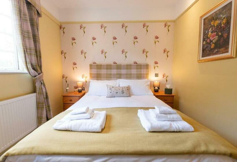 هاستل Fox And Hounds Llancarfan