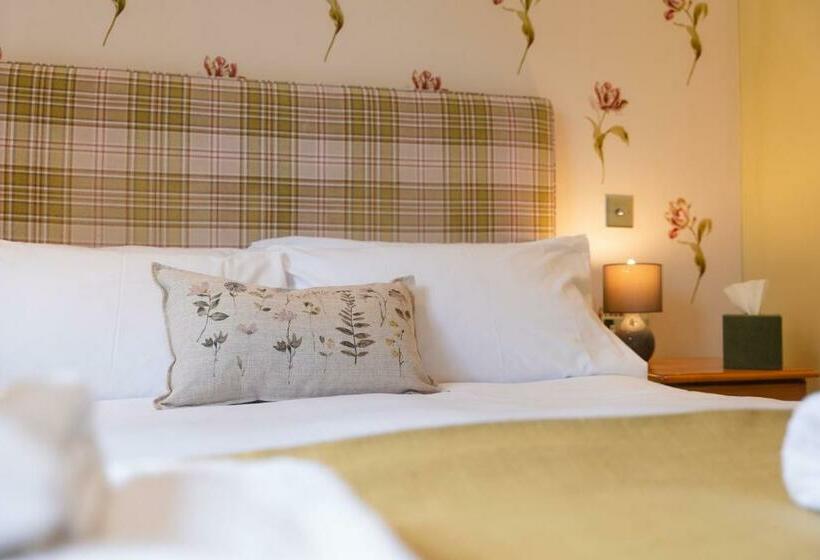هاستل Fox And Hounds Llancarfan