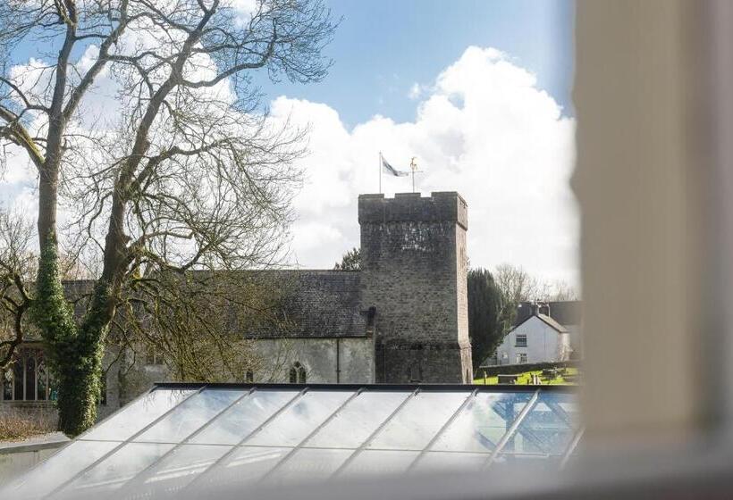 هاستل Fox And Hounds Llancarfan