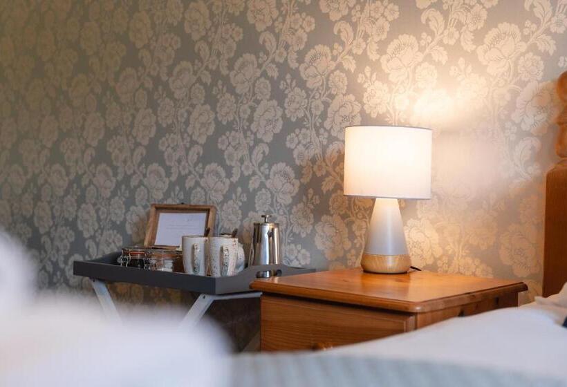 هاستل Fox And Hounds Llancarfan