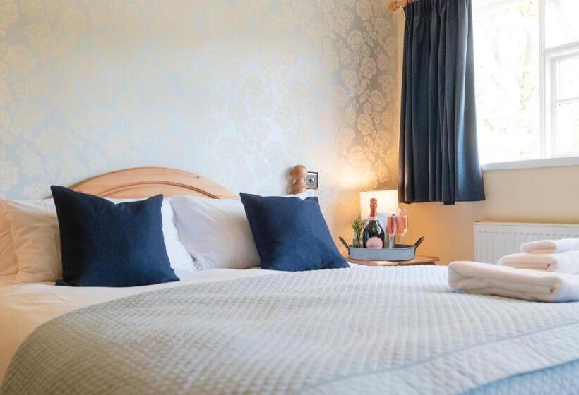 هاستل Fox And Hounds Llancarfan
