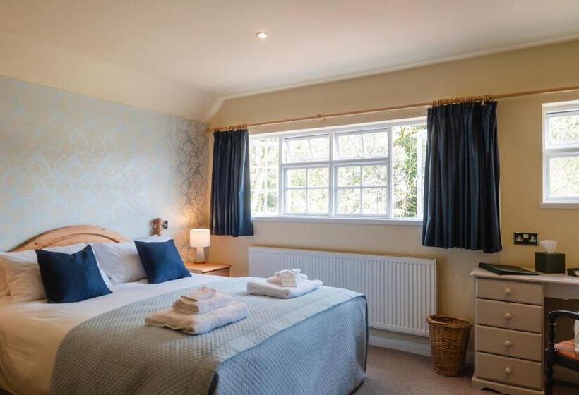 هاستل Fox And Hounds Llancarfan