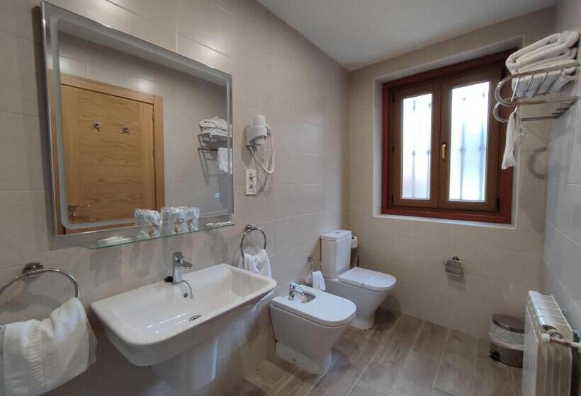 ペンション Hostal Aribel Longinos