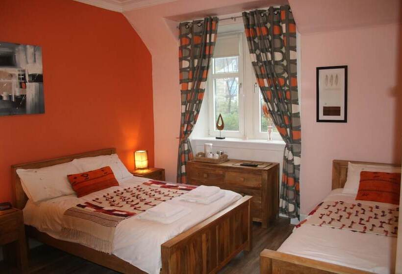 تختخواب و صبحانه Dalmore Lodge Guest House