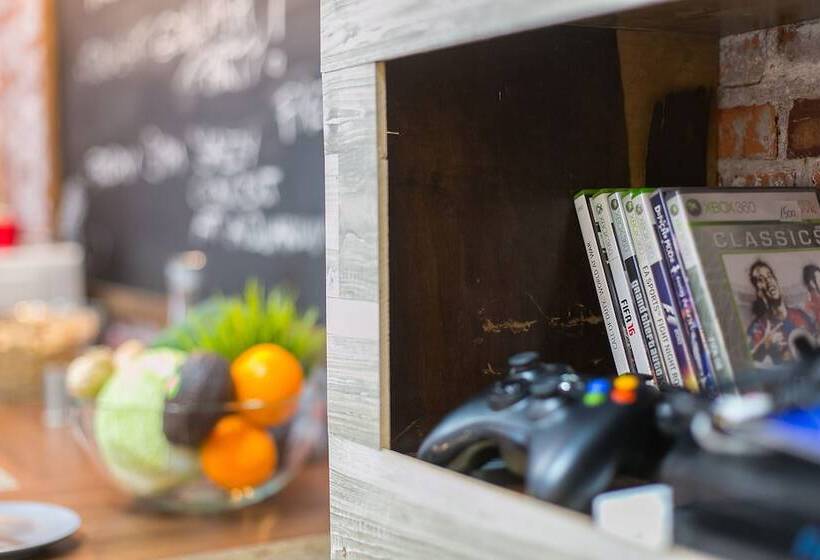 Friends Hostel & Apartments