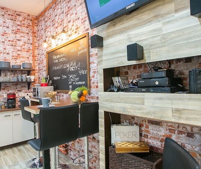 Friends Hostel & Apartments