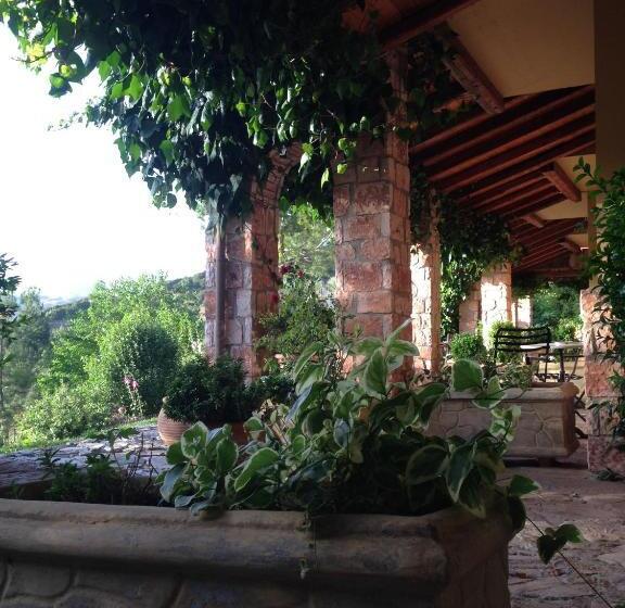 ホテル Aphrodite's Inn Kalavrita