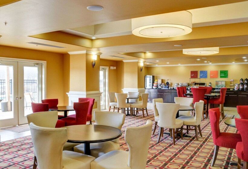 هتل Comfort Inn & Suites Fort Smith I540