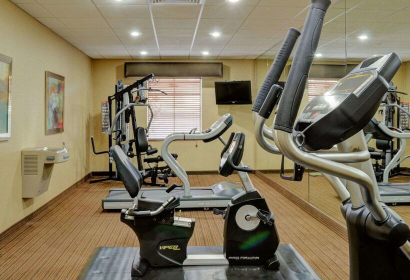 هتل Comfort Inn & Suites Fort Smith I540