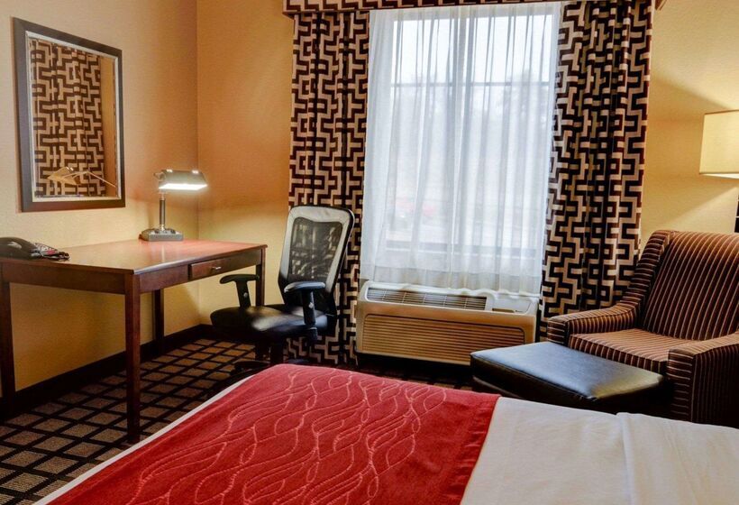 هتل Comfort Inn & Suites Fort Smith I540