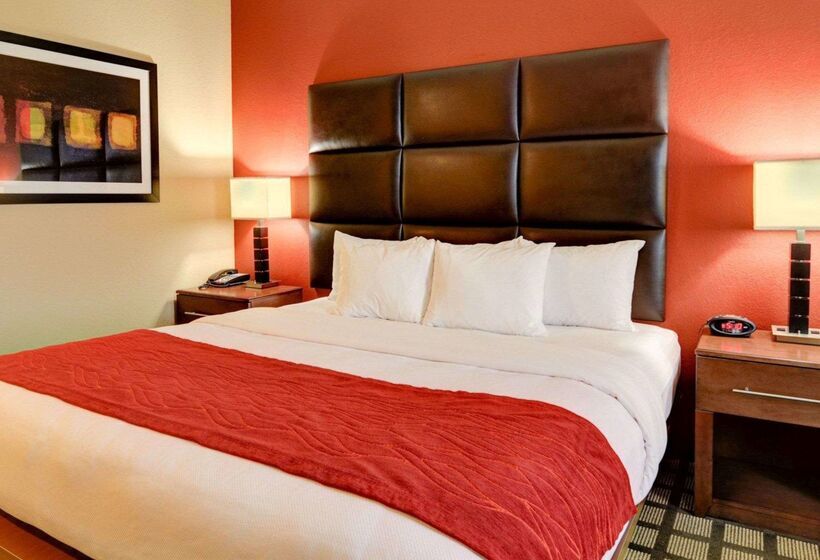 هتل Comfort Inn & Suites Fort Smith I540