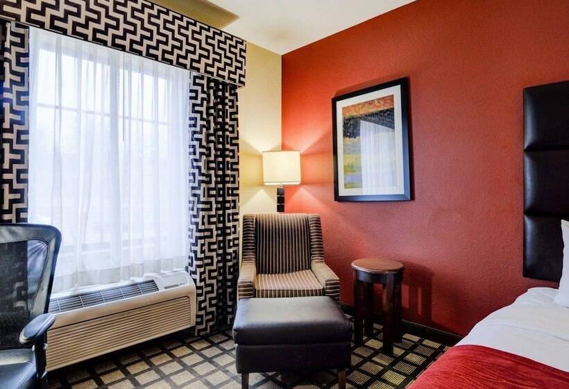 هتل Comfort Inn & Suites Fort Smith I540