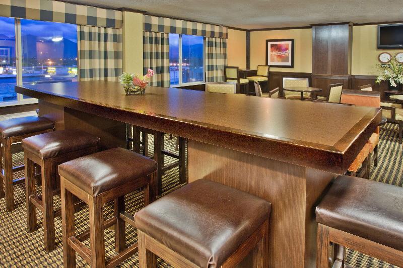 هتل Crowne Plaza Anchorage Midtown, An Ihg