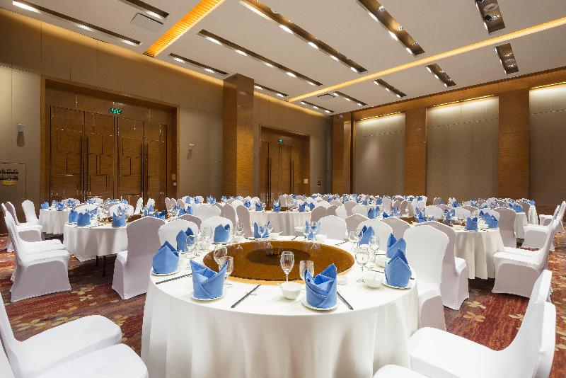 בית מלון כפרי Crowne Plaza Chengdu Panda Garden By Ihg