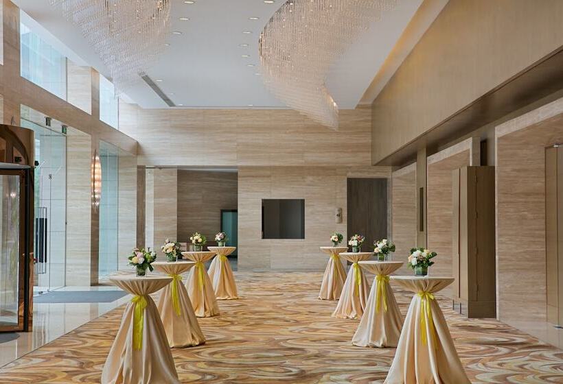 هتل Crowne Plaza Zhongshan Wing On City, An Ihg