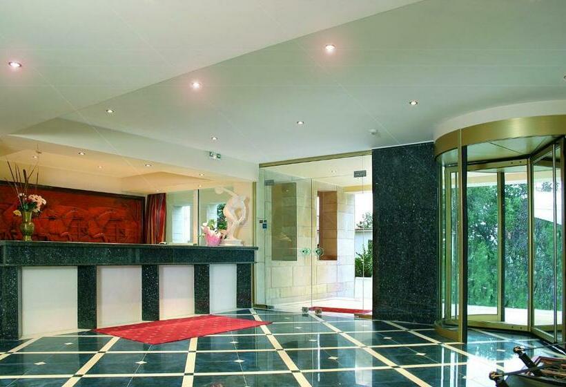 فندق Dolphin Resort & Conference
