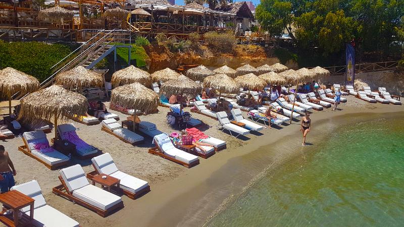 Elmi Beach Hotel & Suites