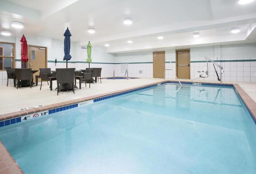 Holiday Inn Express Hotel & Suites Minot South, An Ihg