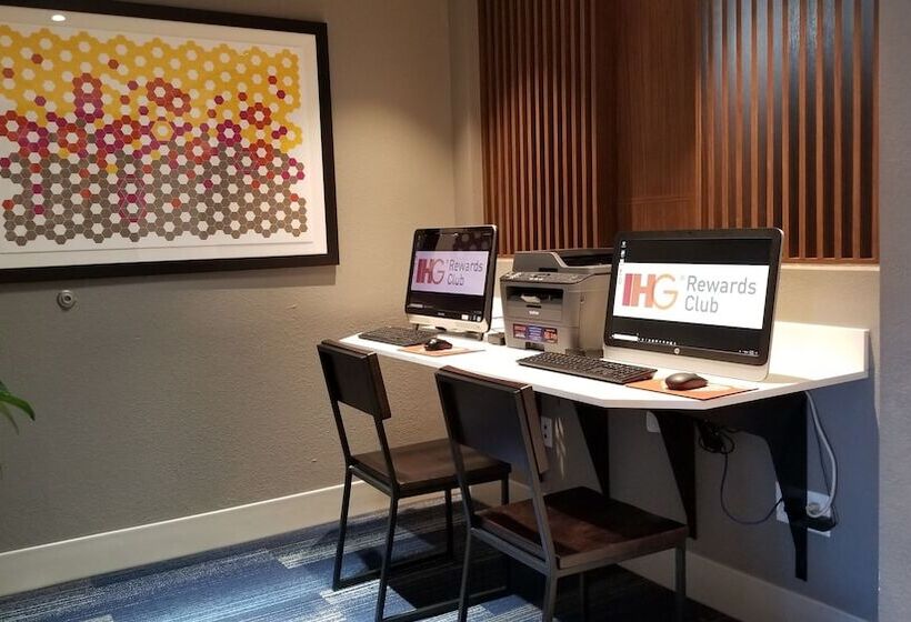 فندق Holiday Inn Express Oneill By Ihg