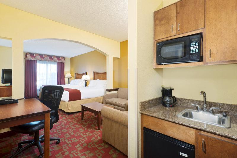 Отель Holiday Inn Express Suites Little Rock West, An Ihg