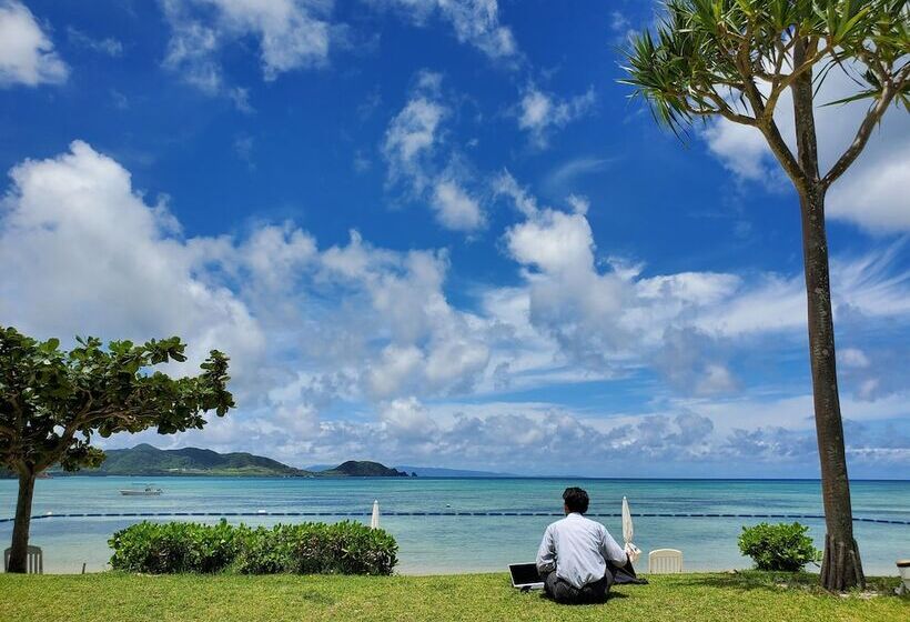 هتل Ishigaki Seaside