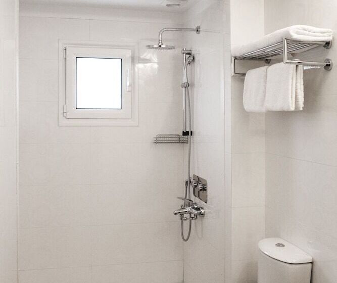 בית מלון כפרי Karalis City