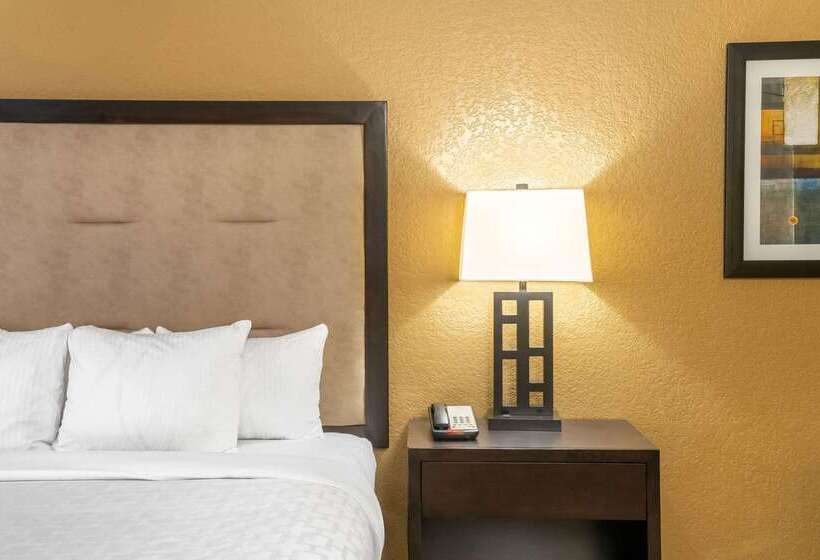 בית מלון כפרי La Quinta Inn & Suites By Wyndham Hot Springs