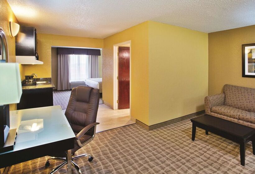 בית מלון כפרי La Quinta Inn & Suites By Wyndham Hot Springs