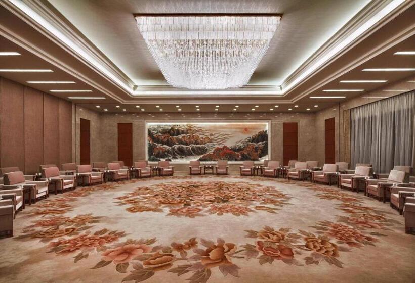 Hotel Renaissance Tianjin Lakeview