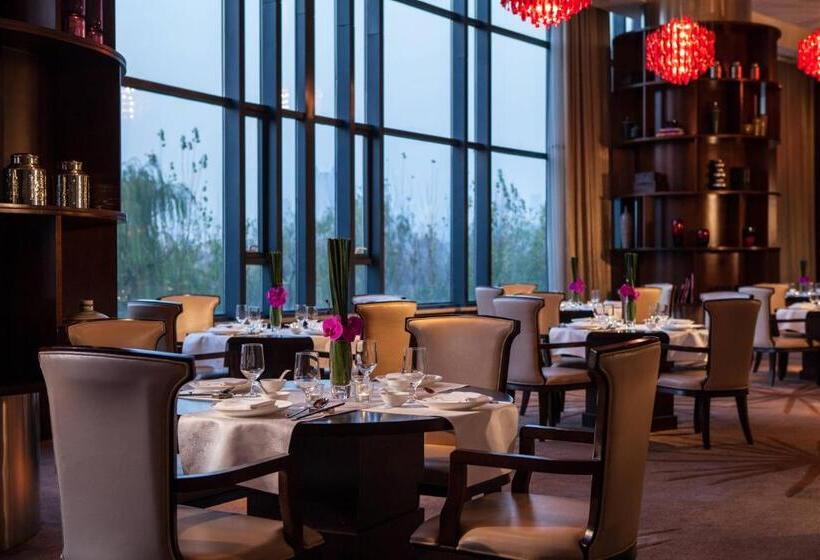 هتل Renaissance Tianjin Lakeview