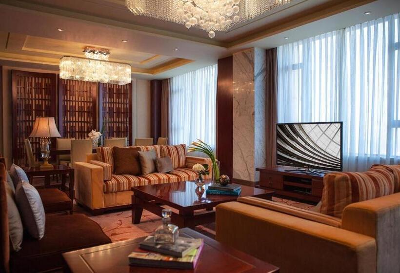 هتل Renaissance Tianjin Lakeview