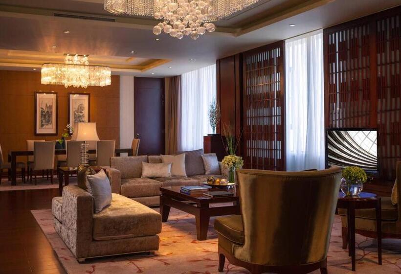 هتل Renaissance Tianjin Lakeview
