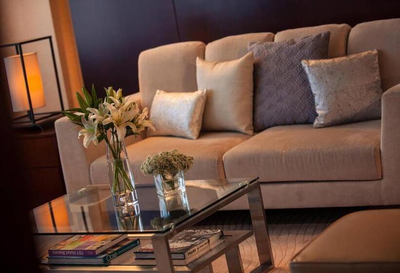 هتل Renaissance Tianjin Lakeview